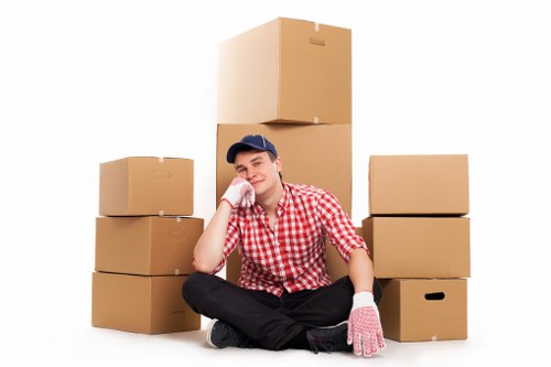 Hanworth moving truck service for loading and transport planning